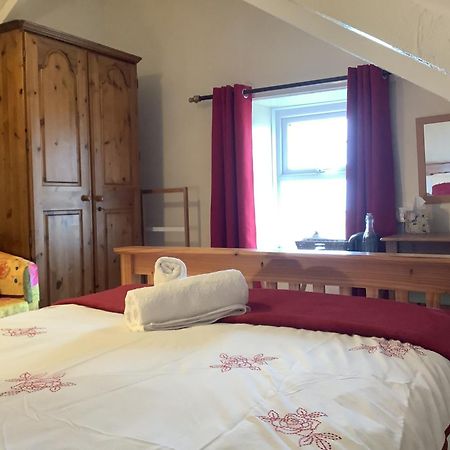 Haelarcher Farmhouse And Helicopter B&B Lizard Esterno foto