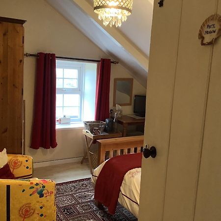 Haelarcher Farmhouse And Helicopter B&B Lizard Esterno foto