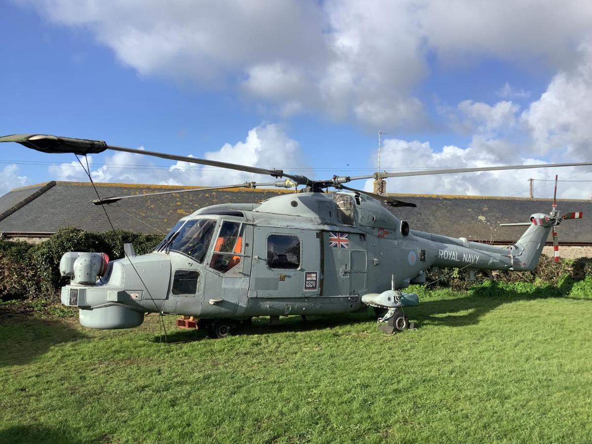 Haelarcher Farmhouse And Helicopter B&B Lizard Esterno foto